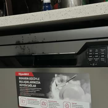 Arçelik Bulaşık Makinesi Kapağı Siyah Lekeler