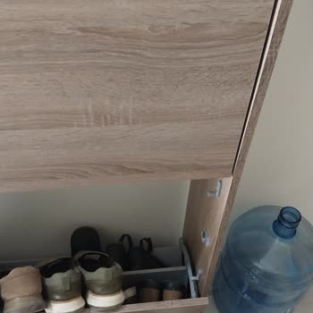 Adore Mobilya Ayakkabılığın Plastik Aksamlar