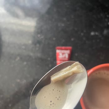 Nescafe İçinden Bir Şey Çıktı