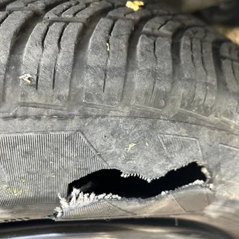 Moov Lastik Patlaması Ve Araçlarda Reflektör Eksikliği