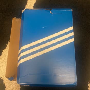 Sanal Çadır Hediye Adidas Ayakkabıda Numara Karışıklığı