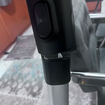 Philips Ev Aletleri 7000 Serisi Şarjlı Süpürgesi Başlık Elimde Süpürürken Kırıldı