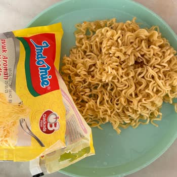 İndomie Noodle İçinden Böcek Çıktığı