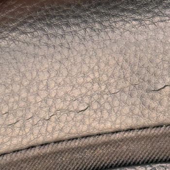 Ford Ranger Ön Koltuk Deri Deformasyonu