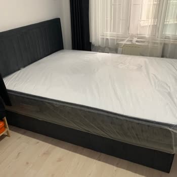 Lova Yatak Yatak Başlığı Beklerken Mağduriyet Yaşadım