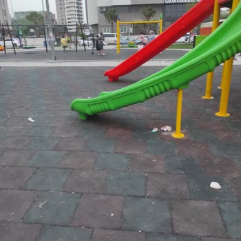 Seyhan Belediyesi Çocuk Parkı Temizlik Sorunu