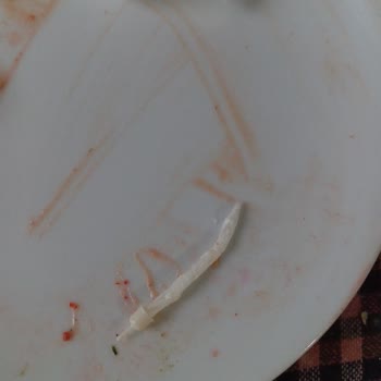 Dost Süt Yoğurdun İçinden Mum Çıktı