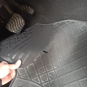 Renault Clio 5 Kalitesiz Paspas