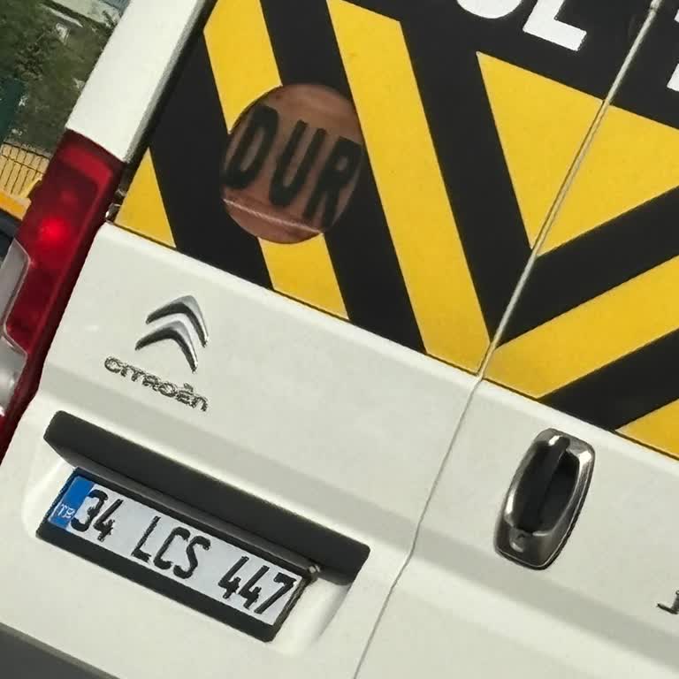 Altur Turizm 34 Lcs 447 Tehlikeli Araç Kullanıyor