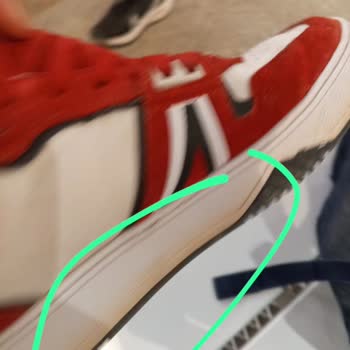 Lacoste Hatalı Ayakkabının Arkasında Durmuyor!