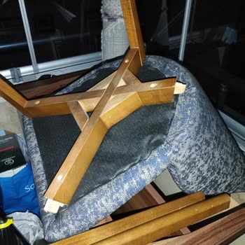 Enza Home Neta Yemek Masası Sandalyeleri Kırıldı