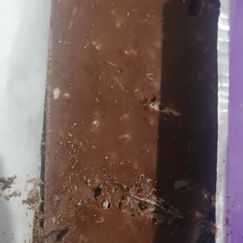 Migros'ta Kurtlanmış İthal Çikolata