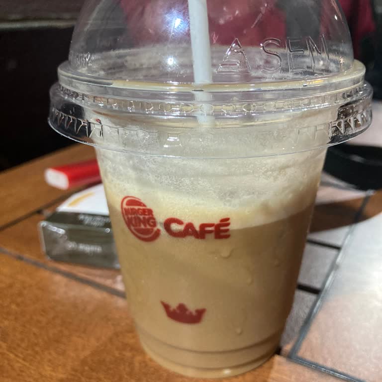 Burger King Kalitesiz Servis Ve İçeceklerle Hayal Kırıklığı