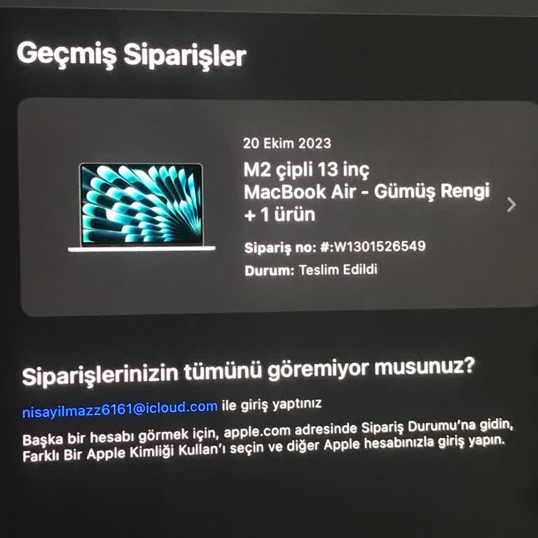 Apple Macbook Air M2 Ekran Kırılması