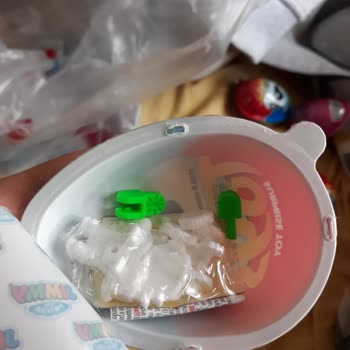 Kinder Yumurtanın Ambalajı Yanık Ve Başka Bir Oyuncak Çıkması!