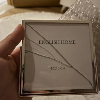 English Home Kırık Parça Özensiz Paketleme