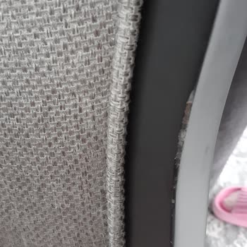 Kelebek Mobilya Boyası Dökülüyor Ve Hemen Çiziliyor