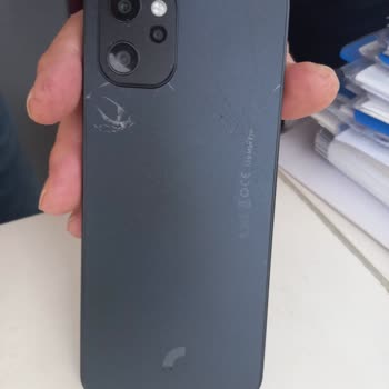 Reeder S19 Max Pro 256GB Akıllı Telefon Arka Kapak Çatlaması