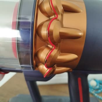 Dyson Gen5 Motor Süngeri Ve Anti-Tangle Başlık Sıkıntısı