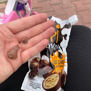 BİM Aldığımız Atıştırmalıktan Şekilsiz Yiyecek Çıktı