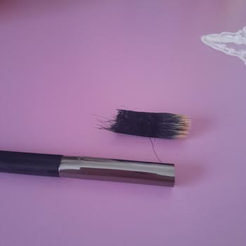 Kiko Milano Concealer Brush Pricey But Poor Quality