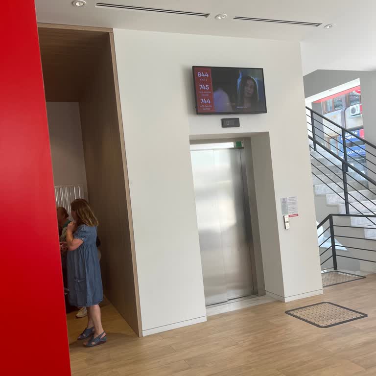 Akbank Maltepe Merkez Eleman Yetersiz!