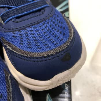 Skechers İndirimli Ürün Değil Kusurlu Ürün!