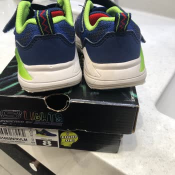 Skechers İndirimli Ürün Değil Kusurlu Ürün!
