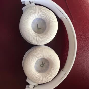 JBL Tune 510BT Tek Kulaktan Ses Geliyor