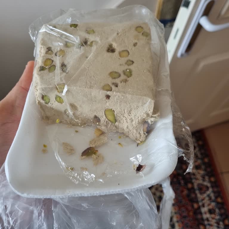 Yeni Uğur Helvacılık Ürünün Eksik Ve Köpük Tabak İle Açık Şekilde Gönderilmesi