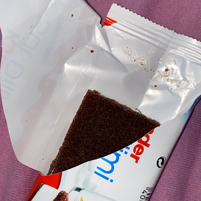 Kinder Ürünün İçinden Kıl Çıktı