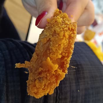 Popeyes Kanattan Çıkan Tüyler!