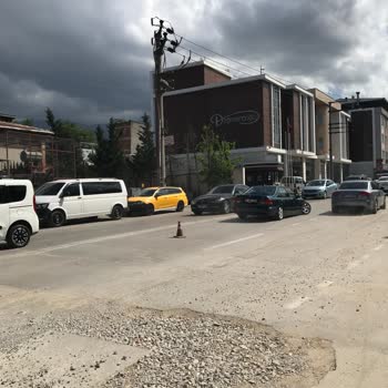 Uludağ Elektrik Dağıtım Yol Çalışmasından Aracımda Maddi Hasar Var