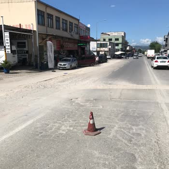 Uludağ Elektrik Dağıtım Yol Çalışmasından Aracımda Maddi Hasar Var
