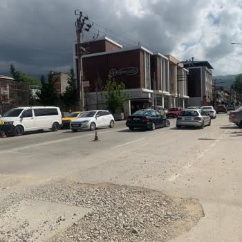 Uludağ Elektrik Dağıtım Yol Çalışmasından Aracımda Maddi Hasar Var