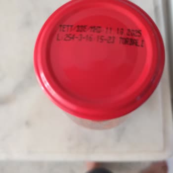 Tukaş Yaz Domatesi İçinde Tanımlanamayan Cisim