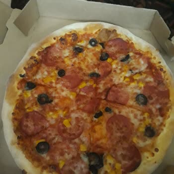 Domino's Pizza Fiyat Normal Ama Karşılığı Yok Denilecek Kadar Az