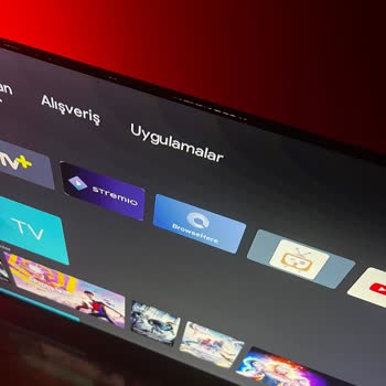 TCL TV Işık Süzmeleri Gözüküyor 3 Aylık Cihazda