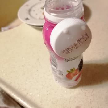 Altınkılıç Tüketim Tarihi Geçmemiş Kefir Buzdolabında Patladı.