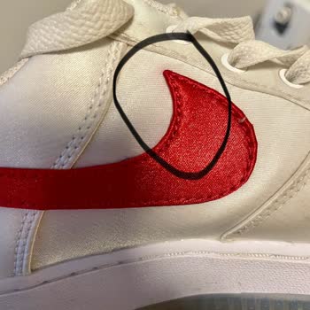 Sneaks Up Aqua Florya Mağazası Sorun Çözmüyor