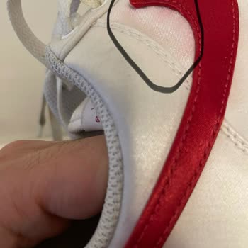 Sneaks Up Aqua Florya Mağazası Sorun Çözmüyor