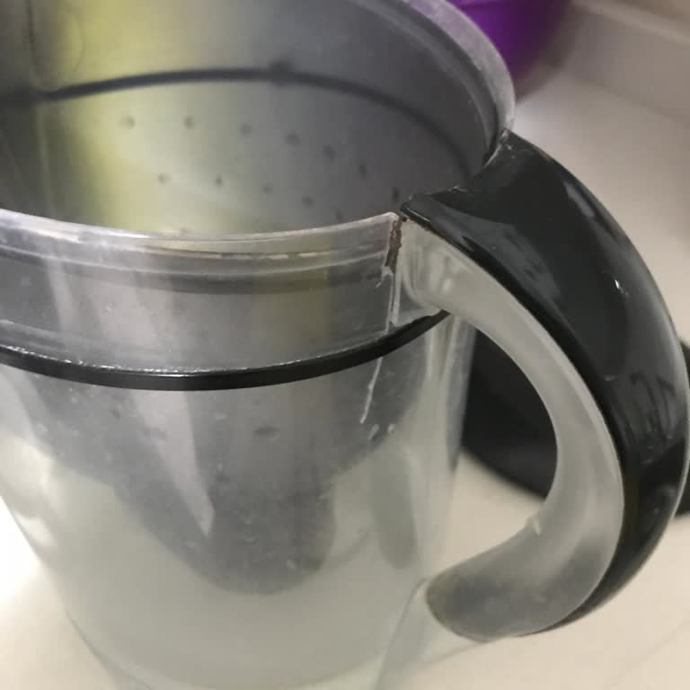 Dayanıksız Brita Sürahi Tutma Sapı