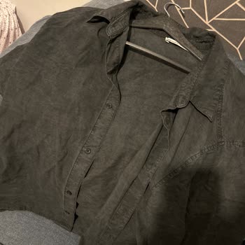 Bershka Bir Kez Giyilen Siyah Gömlek Rengi Bir Yıkamada Soldu