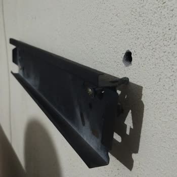 Hi-Level Servis Dübeli Çıktı Televizyon Düşüp Kırıldı