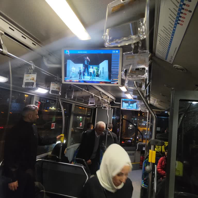İETT Metrobüs İle Hiç İlgilenmiyor