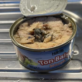 File Market Bozuk Ürünün Raflarda Olması