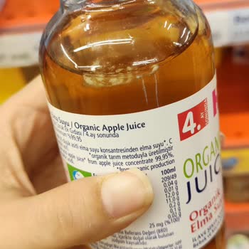 Hipp Organik Elma Suyu İçinde Çıkan Küflü Parçalar