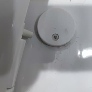 Vitra Stoplu Klozet Kapağının Dip Noktası Arızası