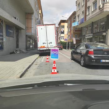 İBB - İstanbul Büyükşehir Belediyesi Kamusal Alanı İşgal Etmek Ve Duba Koyarak Suç İşlemek