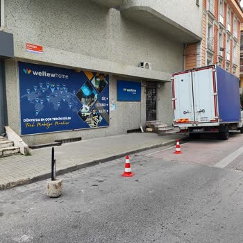 İBB - İstanbul Büyükşehir Belediyesi Kamusal Alanı İşgal Etmek Ve Duba Koyarak Suç İşlemek